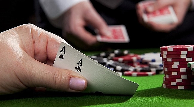 Hollanda'da Yasadışı poker turnuvasında 33 bin avroya el konuldu