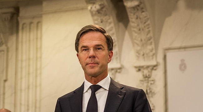 Rutte'nin hükümet kurma şansı azaldı, istifası için baskılar artıyor