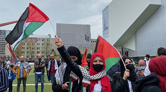 Hollanda'da İsrail'in Filistinlilere yönelik saldırıları protesto edildi