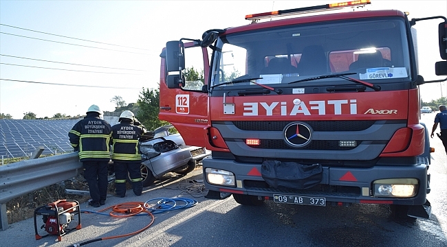 Gurbetçi Kuşadası'nda otomobil bariyerlere çarptı: 1 ölü, 1 yaralı