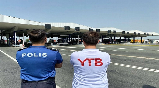 YTB, Avrupa'dan memleket yoluna çıkan Türk vatandaşlarını Sırbistan sınır kapılarında karşılıyor