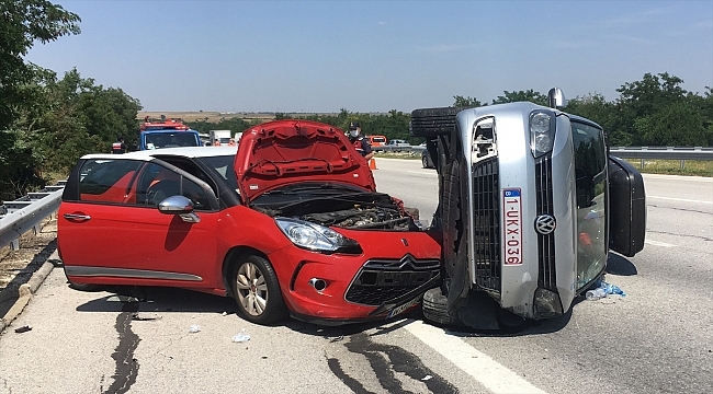 Kırklareli'nde gurbetçilerin bulunduğu 2 otomobil çarpıştı: 1 yaralı