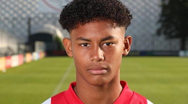 Ajax'ın 16 yaşındaki Hollandalı futbolcusu Noah Gesser, trafik kazasında yaşamını yitirdi