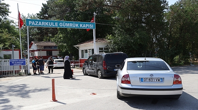Kapıkule'deki yoğunluk nedeniyle, dönüşteki gurbetçiler diğer sınır kapılarına yöneliyor