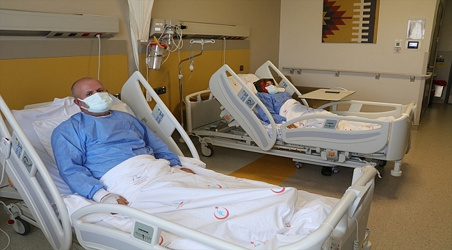 Yozgat'ta Kovid-19 tedavisi gören gurbetçi çift, aşıyı ihmal etmenin üzüntüsünü yaşıyor