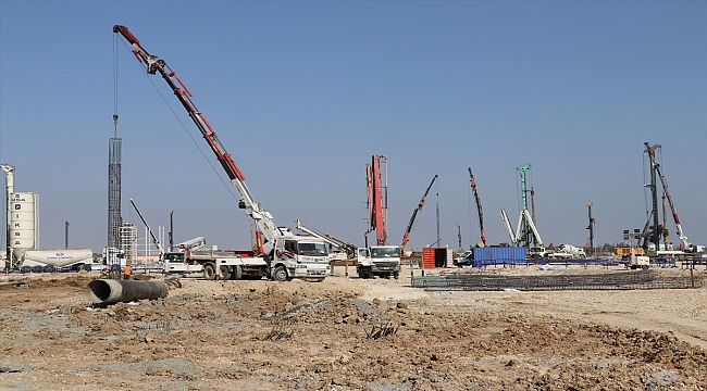 Adana'da milyar dolarlık ihracat hedefleyen petrokimya tesisi 2023'te devreye giriyor