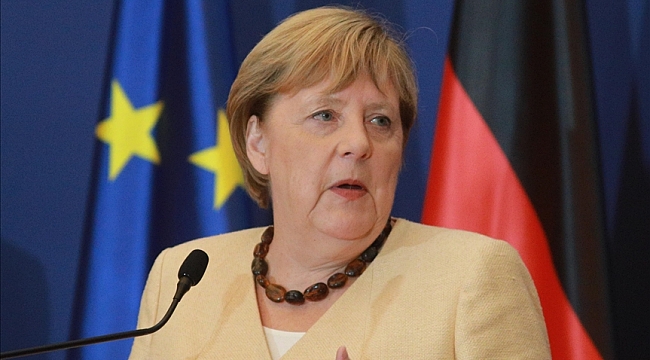 Avrupalılar olası 'Avrupa Başkanı' seçiminde Macron'u değil Merkel'i tercih ediyor
