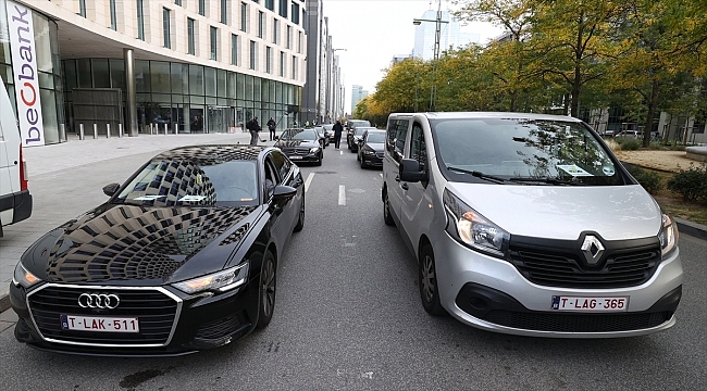 Brüksel'deki Uber sürücülerinden protesto