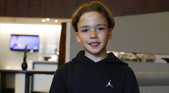 Müzik yarışmasına damga vuran 12 yaşındaki Kaya Sunel, sesiyle Almanları büyüledi