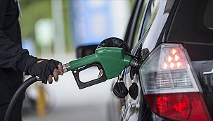 Hollanda'da bir litre benzin E10 (Euro95) fiyatı 2,10 euro'ya ulaştı