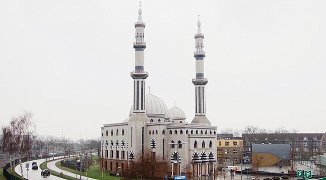 Hollanda'da bir skandal daha, Camiler belediyelerce yasadışı yollardan gizlice soruşturulmuş