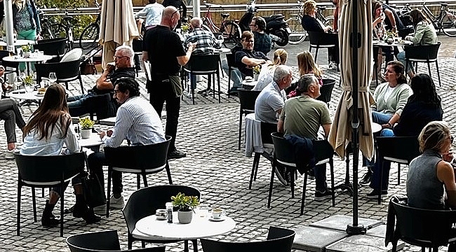 Hollanda'da  Temmuz'dan bu yana ilk kez 6 binin üzerinde Kovid-19 vakası kaydedildi