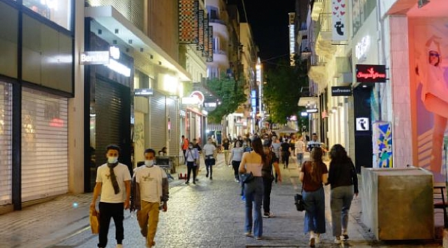 Hollanda'da maske, mesafe geri geldi! Mağaza ve marketlerde maske yeniden zorunlu oluyor