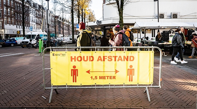 Hollanda'da mesafe kuralı zorunlu hale geldi