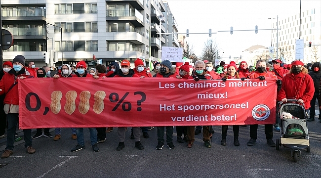 Belçika'da binlerce işçiden hükümete: "Her şey zamlanıyor, ücretlerimiz hariç"