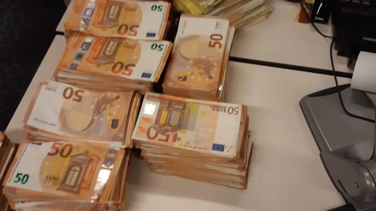 Rotterdam polisi bir evde 8 milyon euro nakit buldu