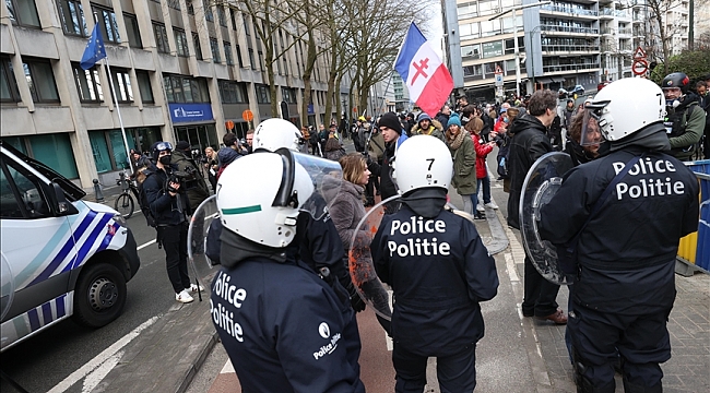 Belçika'daki kamyoncu eylemi engellendi, çok sayıda kişi gözaltına alındı