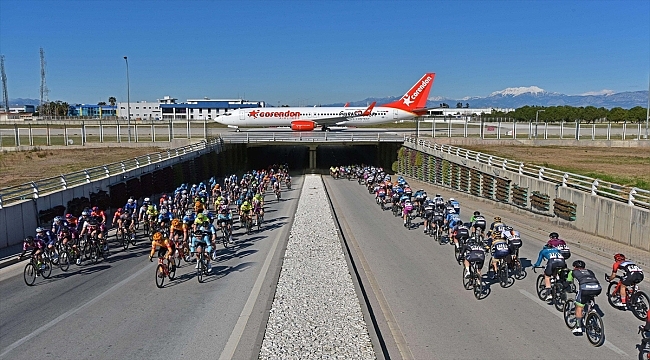 Corendon Airlines uçağı, Tour of Antalya'nın simge fotoğrafında