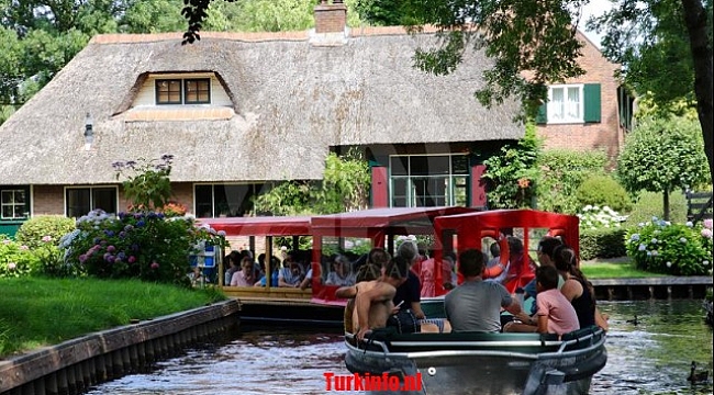 Hollanda'nın Turizm cenneti Giethoorn’da yaşanan ırkçı olayın hesabı soruluyor