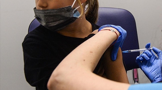 Hollanda Sağlık Danışma Kurulu 18 yaş altı çocuklara takviye doz aşı gerekmez dedi