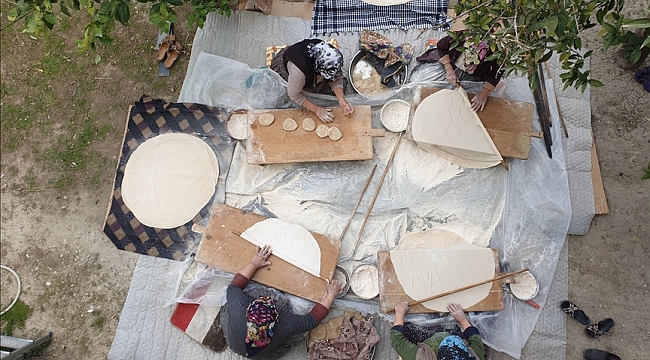 Anadolu'da kadınların ramazan öncesi yufka ekmeği mesaisi başladı