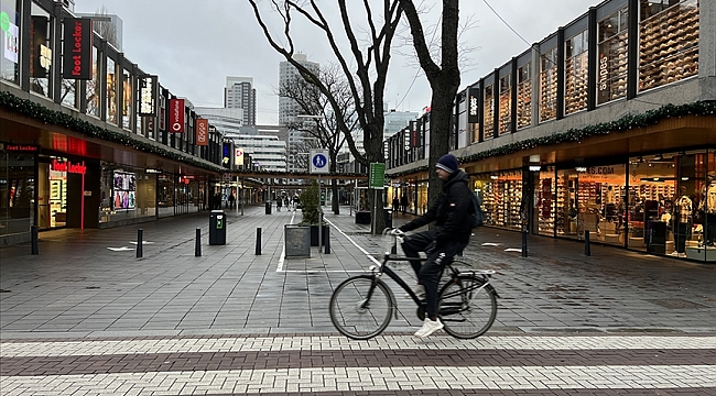 Hollanda'da tüm Kovid-19 kısıtlamaları kaldırılıyor