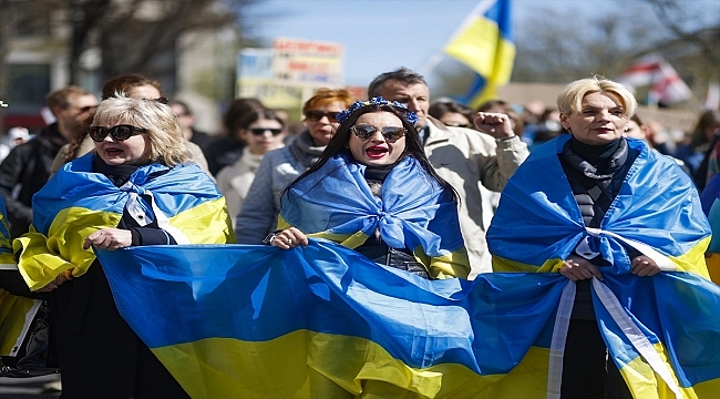 Almanya'da yüzlerce kişi Ukrayna'daki savaşı protesto etti