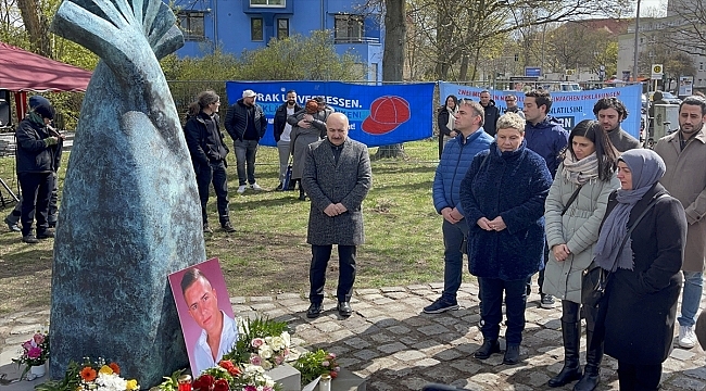 Almanya'da 10 yıl önce ırkçı cinayete kurban gittiği tahmin edilen Burak Bektaş anıldı