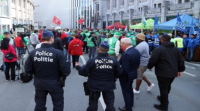 Belçika'da işçiler zam talebiyle greve gitti