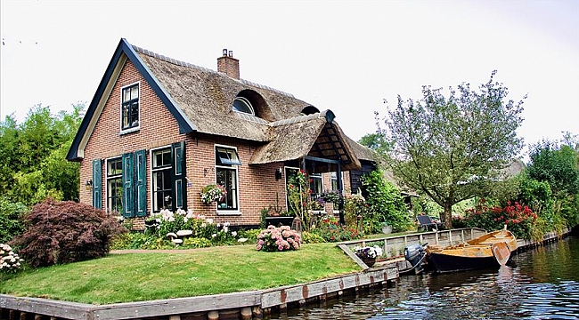 Giethoorn cehenneminden kaçarak Rotterdam’daki eve taşınan Hatice Yılmaz`a Türkler sahip çıktı