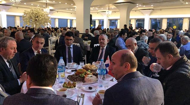 Hollanda'da Camiler ortaklaşa iftar verdi