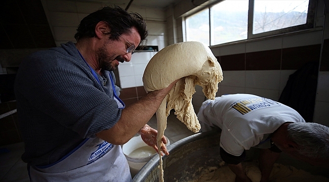 TÜRKİYE'NİN EKMEK KÜLTÜRÜ - "Kürtün Araköy ekmeği" bir asırlık ekşi mayadan üretiliyor