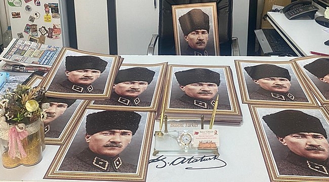 Bülent Türker'den 19 mayısta gençlerimize Atatürk posteri 