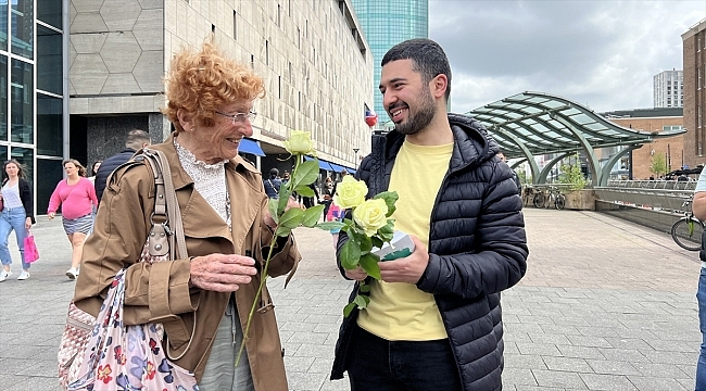 Hollanda'da "Buyurun, ben Müslüman'ım" etkinliği düzenlendi