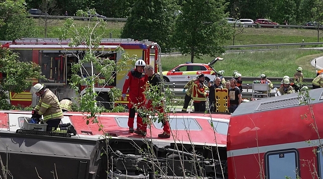Almanya'da meydana gelen tren kazasında 4 kişi öldü