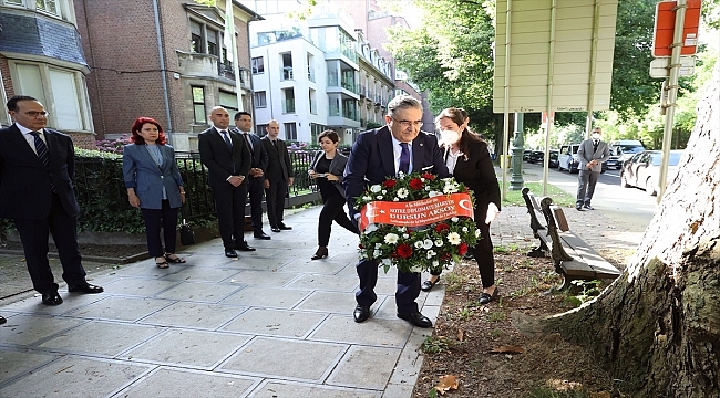 Belçika'da şehit edilen Türk diplomat Dursun Aksoy anıldı