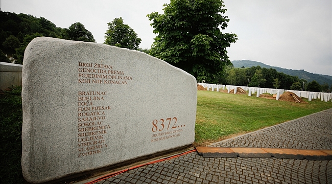 Bosna Hersek'in 27 yıldır kanayan yarası Srebrenitsa soykırımı