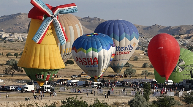 Kapadokya'da düzenlenen balon Festivali Hollanda Değirmen balonu ile katıldı