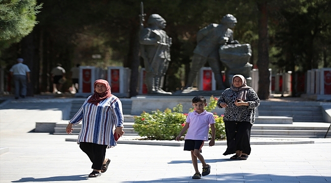 Gurbetçiler ve tatilciler rotalarında en özel yeri Çanakkale kahramanlarına ayırıyor