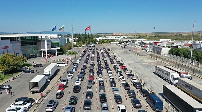 Gurbetçilerin "hüzünlü" dönüşleri devam ediyor