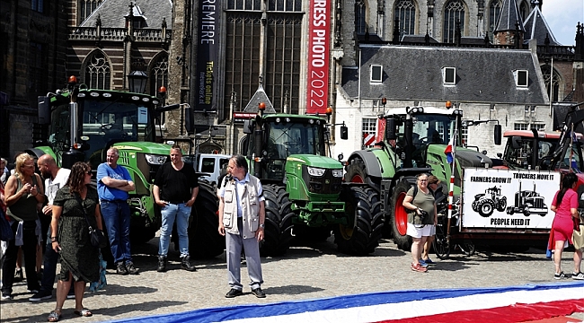 Hollanda'da çiftçi protestolarında 100'den fazla gözaltı