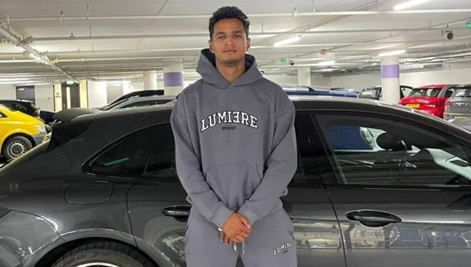 Ajaxlı futbolcu Mohamed Ihattaren'in lüks aracı kundaklandı