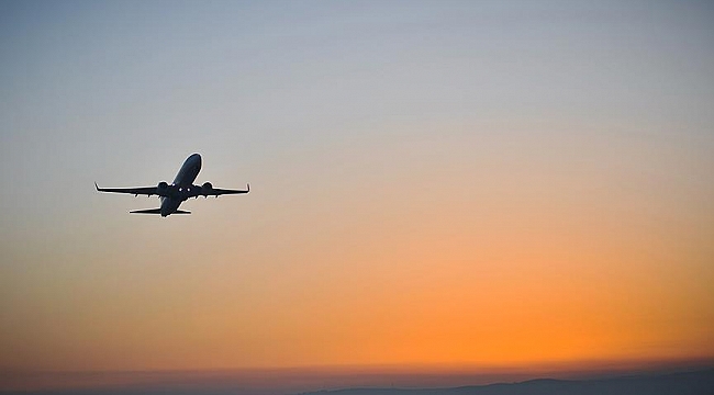 Amsterdam Schiphol'de Hostes Uçuş öncesi alkollü yakalandı