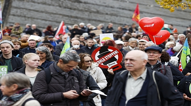 Almanya'da sosyal adalet ve fosil enerjiye bağımlılığın azaltılması gösterileri yapıldı