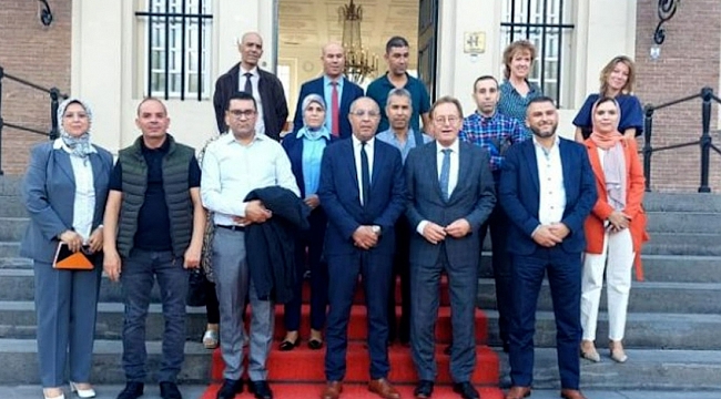 Fas'tan Hollanda'ya Çalışma ziyareti için gelen belediye meclisi üyeleri geri dönmedi