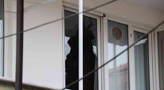 Lahey'de 3 hafta bir evde rehin tutulan adam pencereden atlayarak kurtuldu