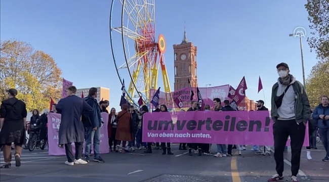 Almanya'da enerji ve yaşam maliyetlerinin artması protesto edildi