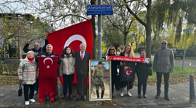ATAMIZ ROTTERDAM ATATÜRK SOKAĞINDA ANILDI