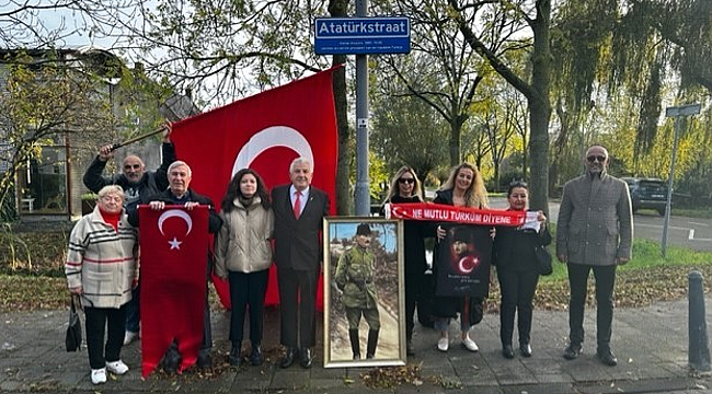 ATAMIZ ROTTERDAM ATATÜRK SOKAĞINDA ANILDI 