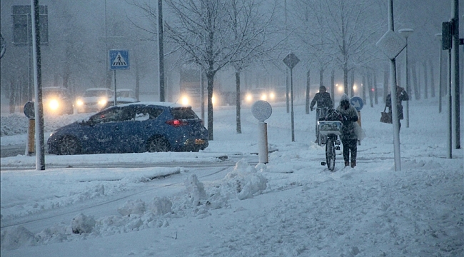 Almanya'da kötü hava koşulları hayatı olumsuz etkiledi